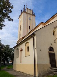 Věž podivínského kostel přitahuje pozornost
