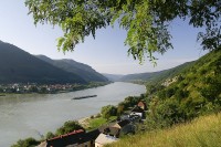 Pohled na Dunaje z úbočí pod Spitzem