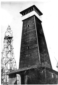 Štefánikova rozhledna po válce s triangulanční věží