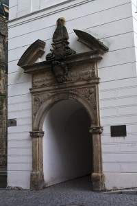 Portál původně z kostela
