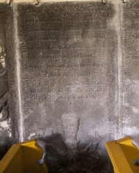 detail náhrobku
