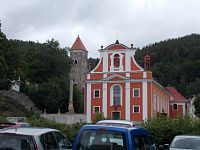 Nejdek - kostel sv. Martina a zbytky hradu