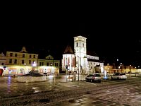 Horažďovice - Mírové náměstí s kostelem sv. Petra a Pavla