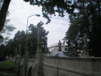 Most přes Sázavu s barokními sochami