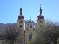 Hejnická bazilika, za ní vrch Ořešník