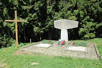 Pomník sovětským vojákům padlým při osvobozování republiky na Lopeníku