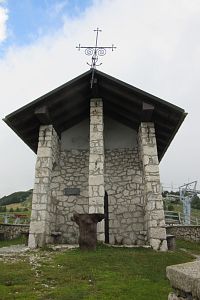 Horská kaplička Panny Marie Sněžné od Joži Plečnika