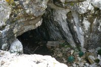 Vchod do Mladenovy jeskyně
