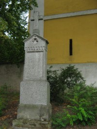 Křížek u zvonice