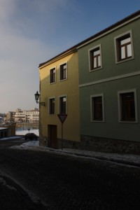 Pohled z Pivovarské ulice směrek k náměstí Na Marku