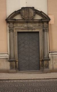 Barokní portál s renesančními prvky
