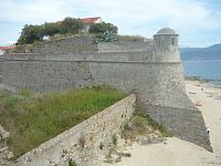 Ajaccská citadela je dodnes ve správě armády a turistům proto nepřístupná.