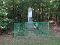 Pomník obětem nad obcí