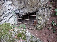 Čecher - jeskyně