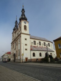 Kostel a Komenského náměstí