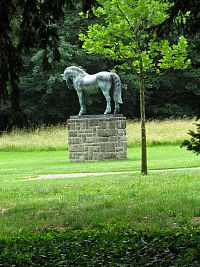 zámecký park - socha koně