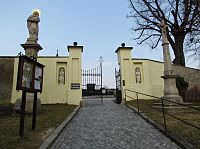 městský hřbitov s kaplí sv.Petra