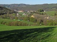 výhled na sídla v údolí Moravy