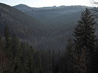 boční dolina Pulčínského potoka a kopec Hradisko