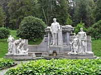 Smetanovy sady - Priessnitzův pomník