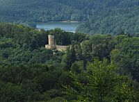 výhled na hrad Cimburk a přehradu