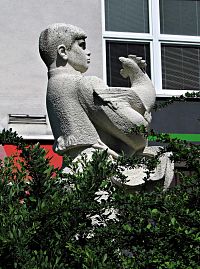 Uherské Hradiště - socha Chlapce s kohoutkem