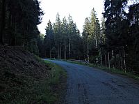 silnice na Kasárne