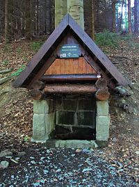 Vsetínské vrchy - studánka Heryanka