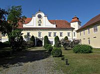 Ždánice - areál zámku a Vrbasovo muzeum