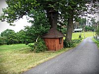 zvonička a kaplička na Santově