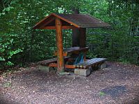 Turistické odpočívadlo a studánka Korýtko za Vlčkovou