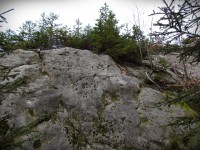 skalní výchoz několik set metrů před Kamenem