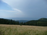 pohled z chaty na Schronisku směrem k Orlickým horám