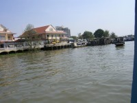 Vyjíždíme z mekongského přístavu