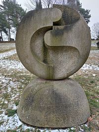 Hořice - sochařský park - Gabriele Perugini - Světelné signály 1969