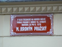 Informační cedulka v Řeznické ulici