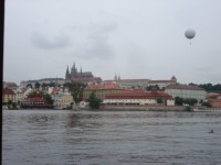 pohled z lodi na pražský hrad