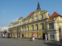 Stará radnice na Rynku, v levém traktu je Muzeum dávného kupectví