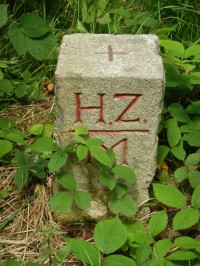 Restaurovaný hraniční kámen za Kuklí, z moravské strany