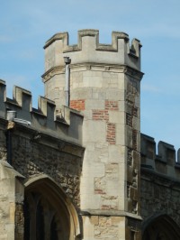 Věžička na jižní straně, škoda těch cihelných vyzdívek  