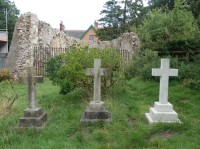 Hroby před kaplí