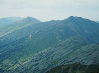 Pohled z vrcholu na Dereše a Chopok, přiblížení