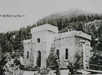 Historická fotografie, vzadu je obrys vrchu Włostowa