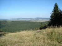 Pohled s vrchu Svaté hory severovýchodním směrem