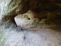 Jeskyňka v minulosti obývaná