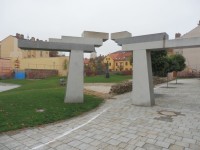 Kamenné prvky v parku