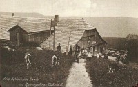 Historická pohlednice, bouda před přestavbou v roce 1909