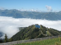 Jezero Gipfelsee a bosá stezka pod vrcholem Fulseck