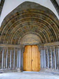 Románský portál - hlavní vchod