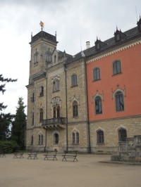 Hranatá Rakouská věž, také zv. Rohanská